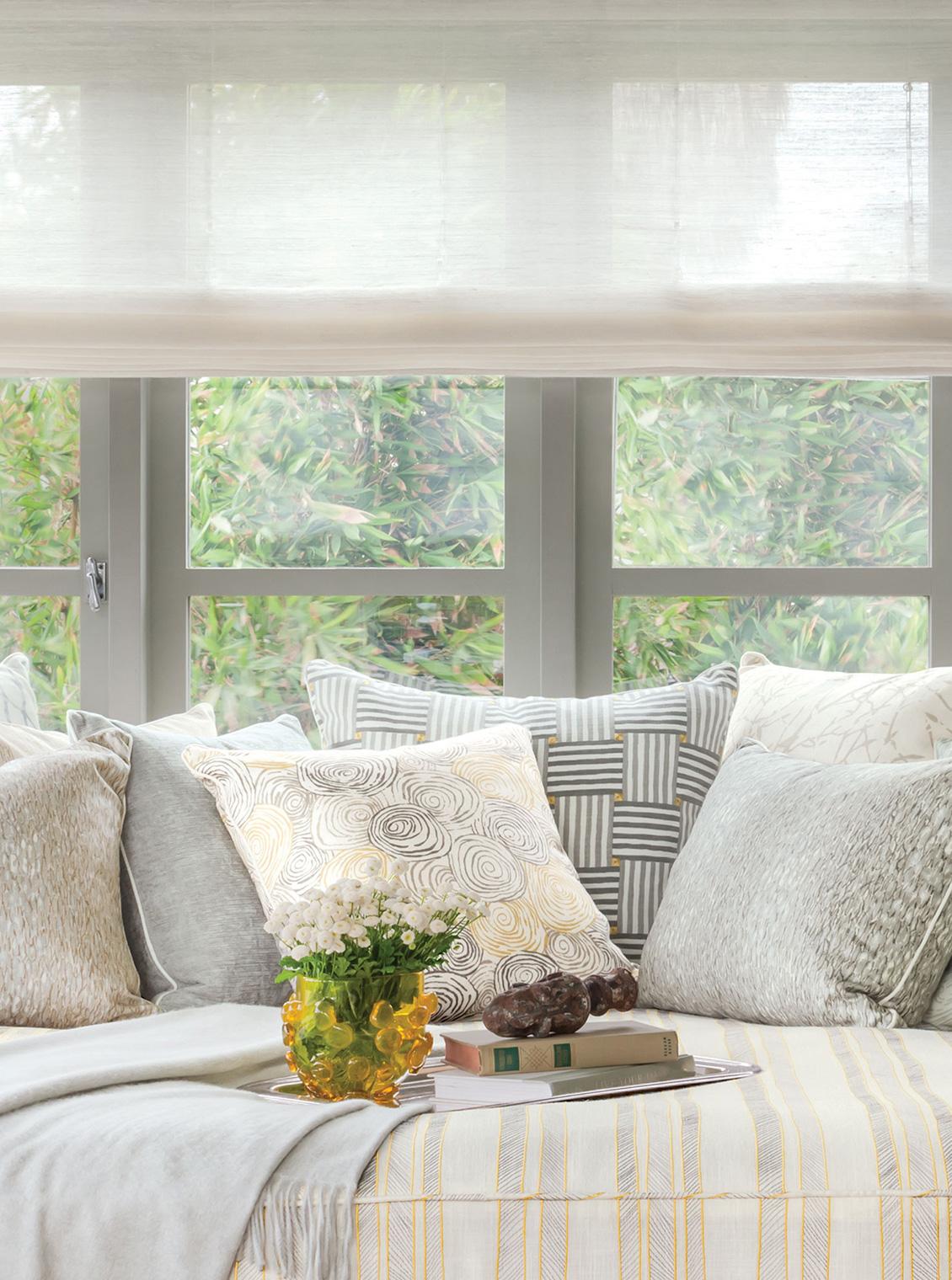 LE1050 Sendal | Designer - Jeffrey Alan Marks, Courtesy of Kravet